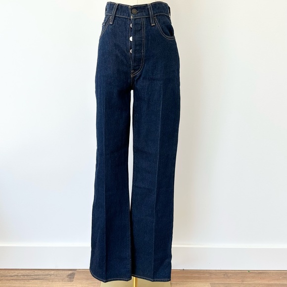 Levi’s Ribcage High Rise Bootcut Jeans - Picture 9 of 16
